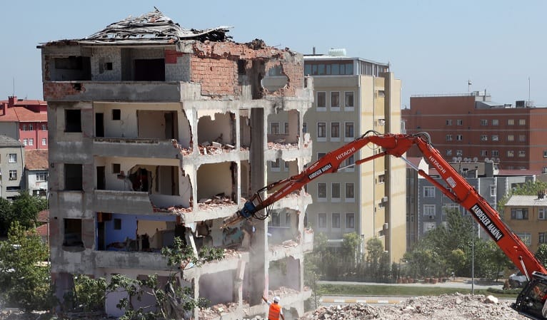 KENTSEL DÖNÜŞÜMDE MÜLK SAHİPLERİNİN HAKLARI VE DEVLET DESTEKLERİ