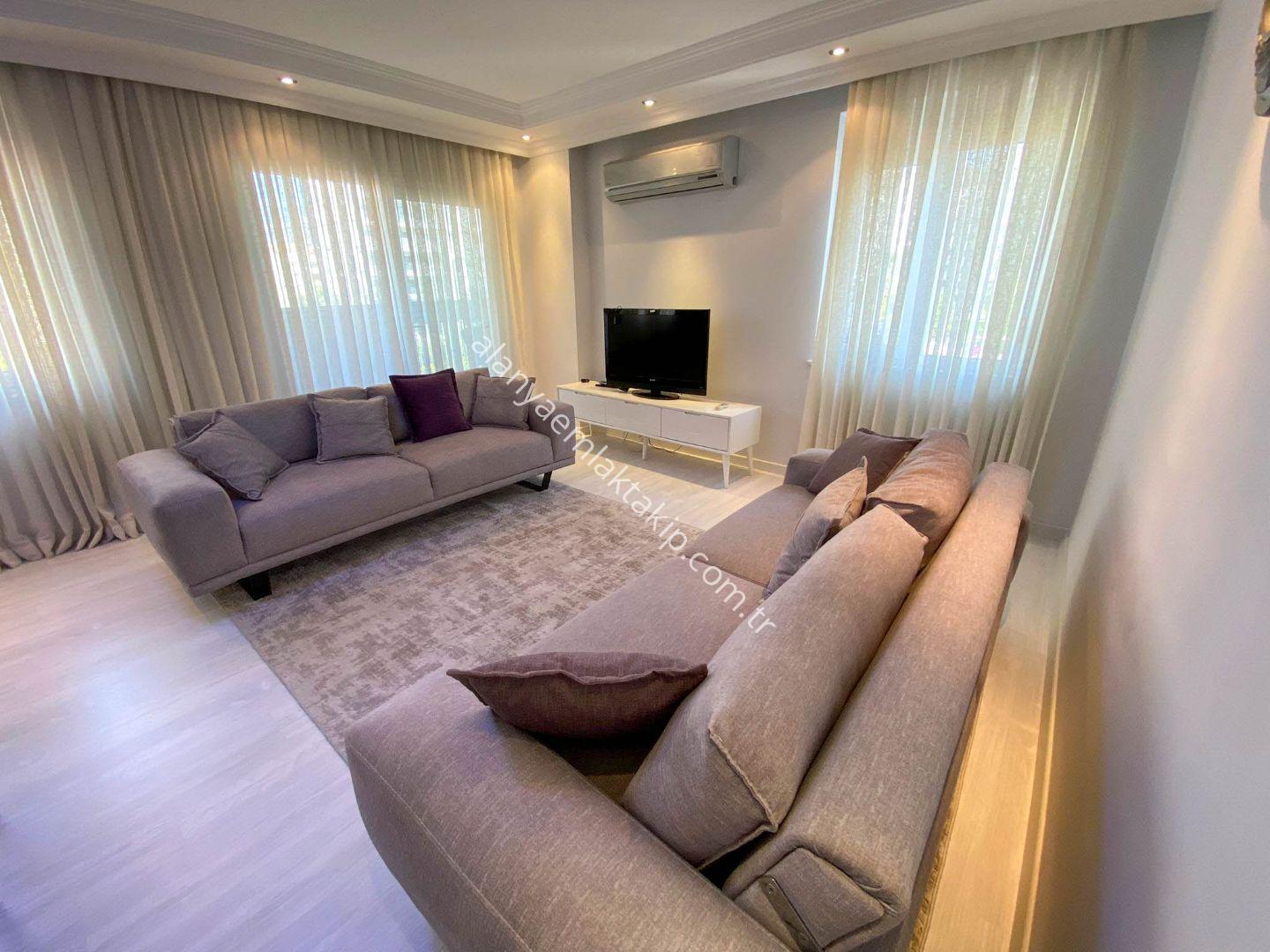 ALANYA CUMHURİYET MAHALLESİ’NDE DENİZE 50 METRE SATILIK EŞYALI 2+1 DAİRE