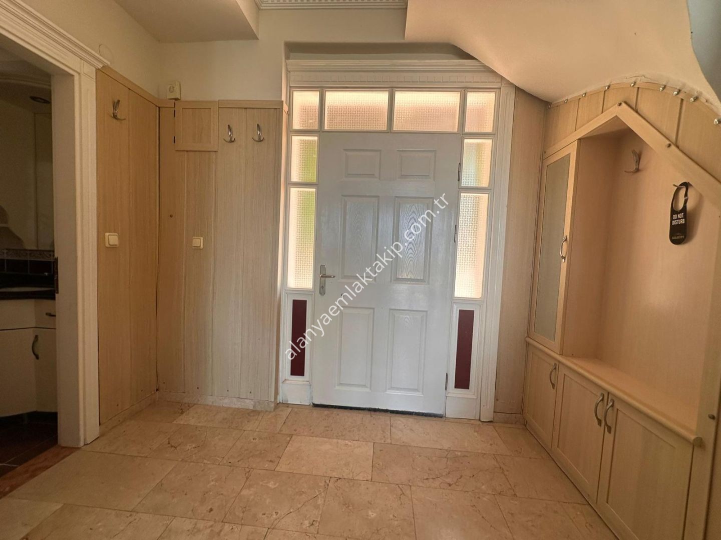 ALANYA GOLD CİTY’DE SATILIK 3+1 MÜSTAKİL VİLLA – DENİZ, KALE VE ŞEHİR MANZARASI