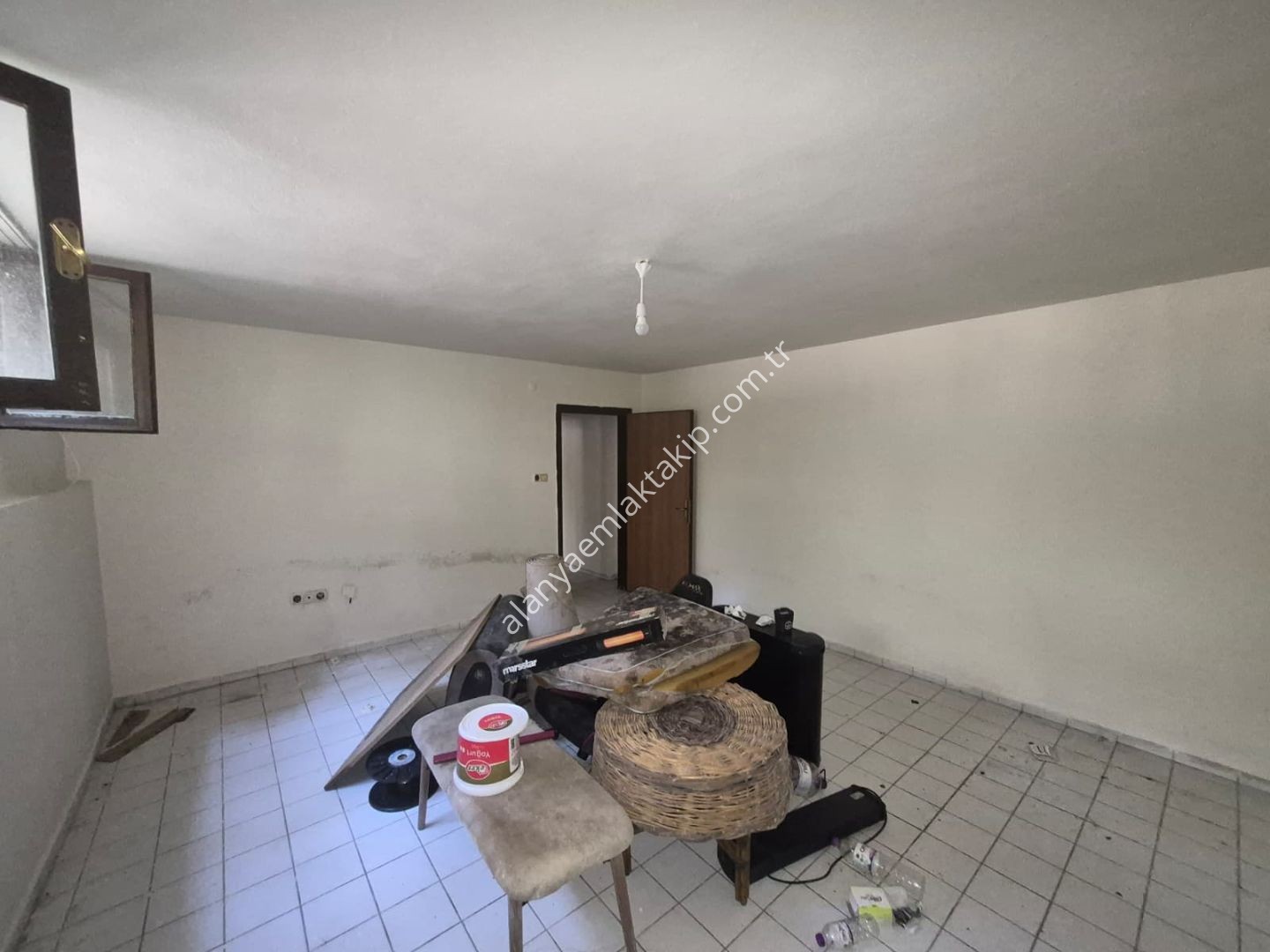 ALANYA GÜLLER PINARI MAHALLESİ'NDE 1+1 KİRALIK DAİRE BODRUM KAT