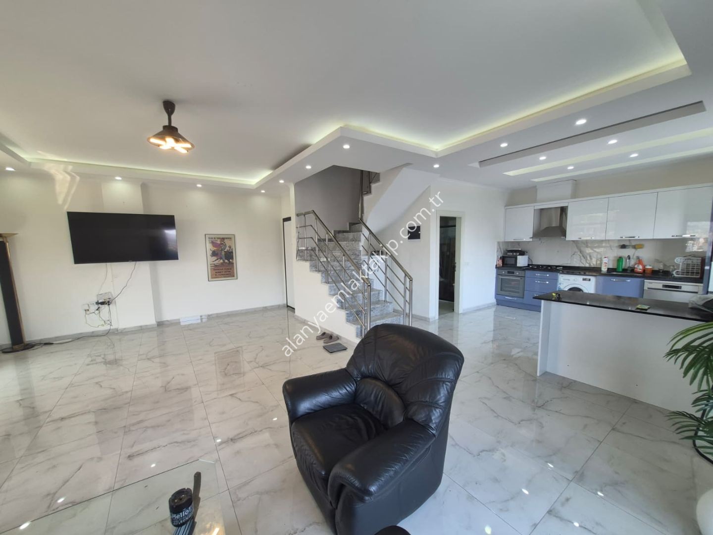 ALANYA MAHMUTLAR MAH. KİRALIK LÜKS 2+1 EŞYALI DAİRE