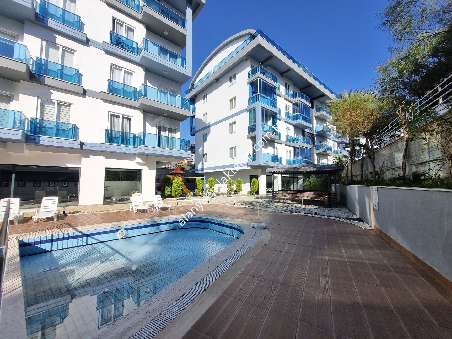 ALANYA OBA EXODUS PARK’TA SATILIK  1+1 EŞYALI DAİRE