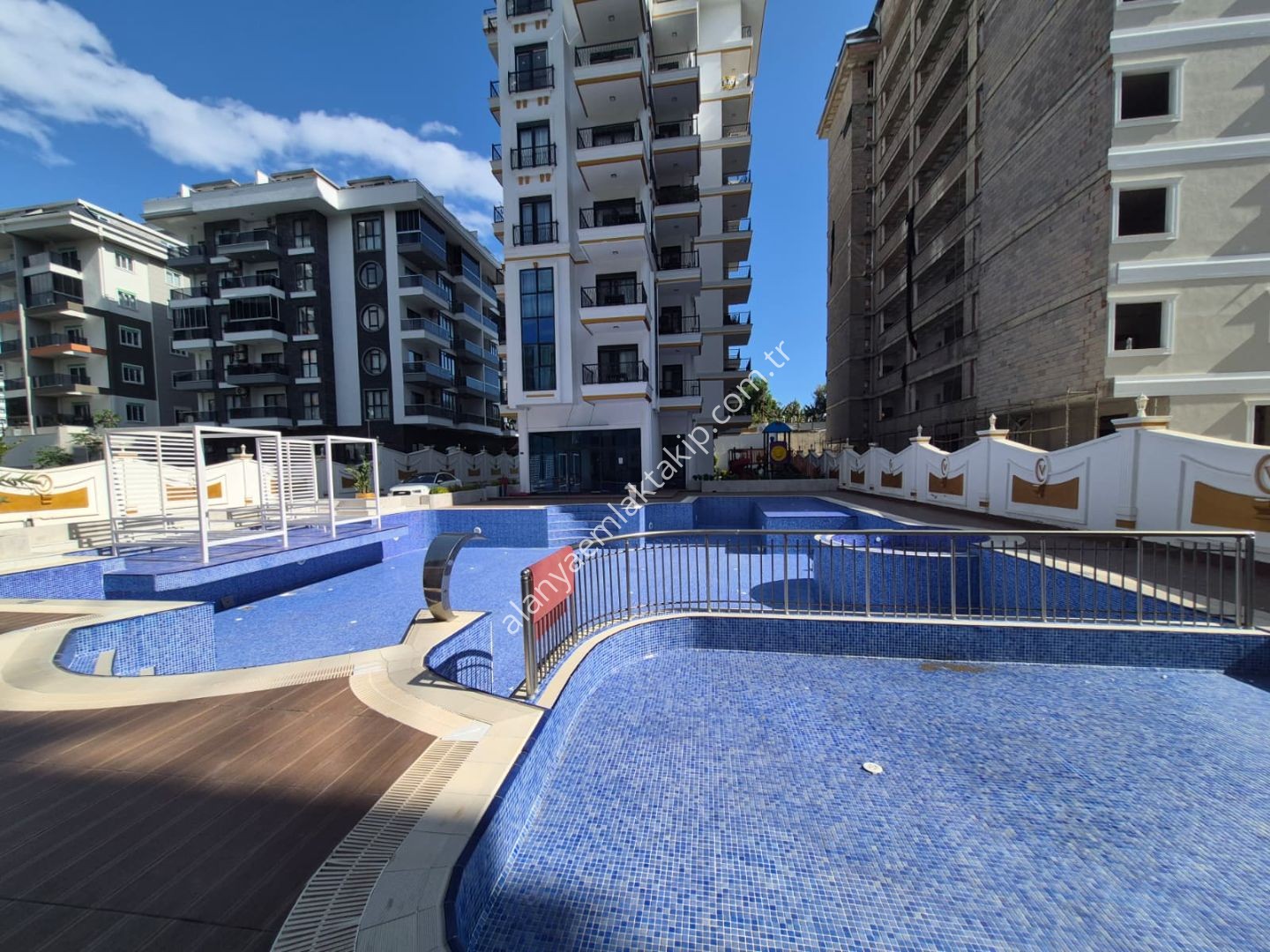 MAHMUTLAR MAHALLESİ VALENTIS TOWER’DA SATILIK ULTRA LÜKS 1+1 DAİRE