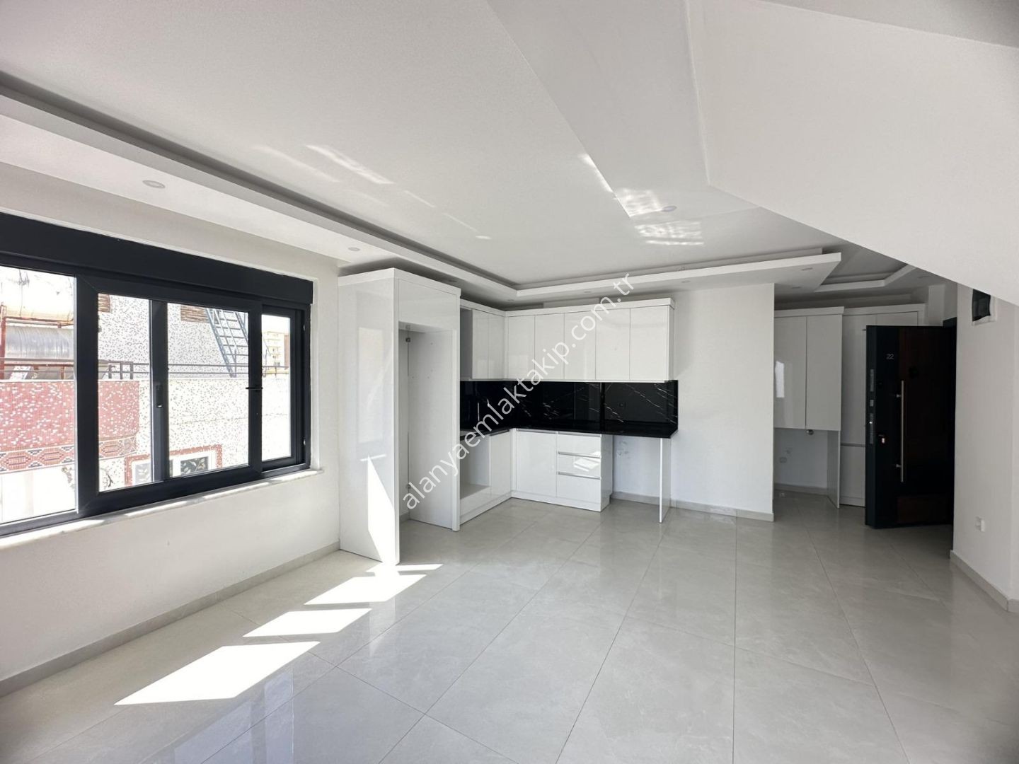 MAHMUTLAR MAHALLESİ’NDE ACİL SATILIK SIFIR DUBLEKS 2+1 DAİRE