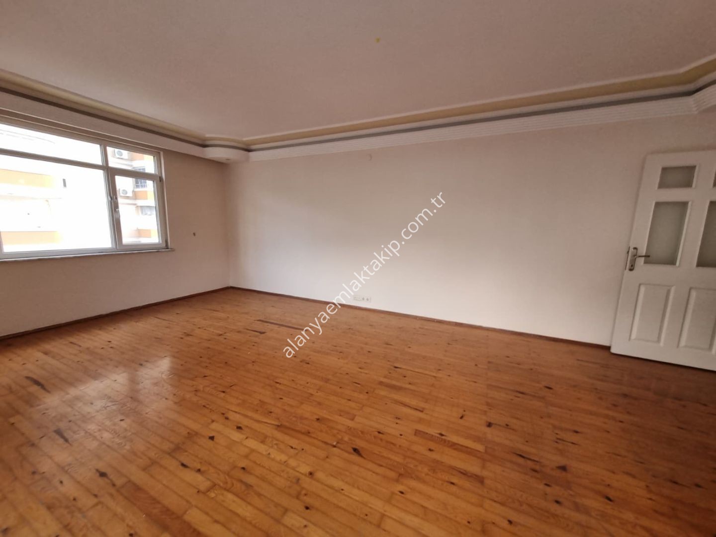 SARAY MAHALLESİ'NDE KİRALIK 3+1 AYRI MUTFAK DAİRE